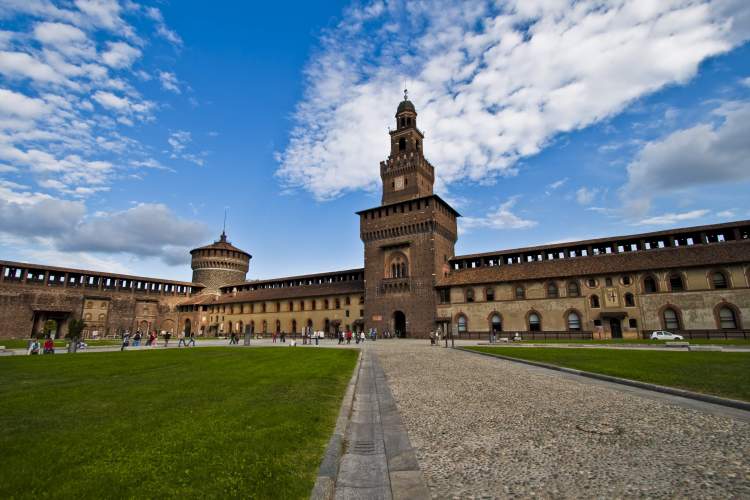 castello-sforzesco-milano